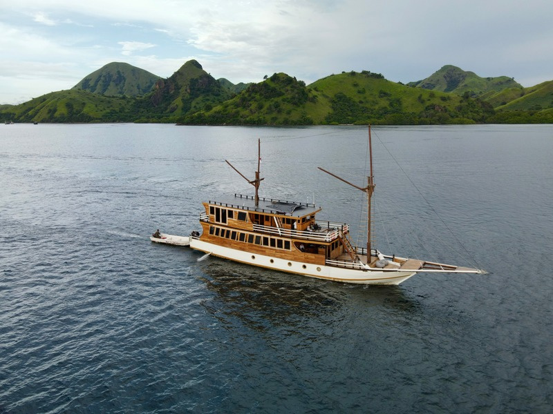 Bajo Sunset Voyages